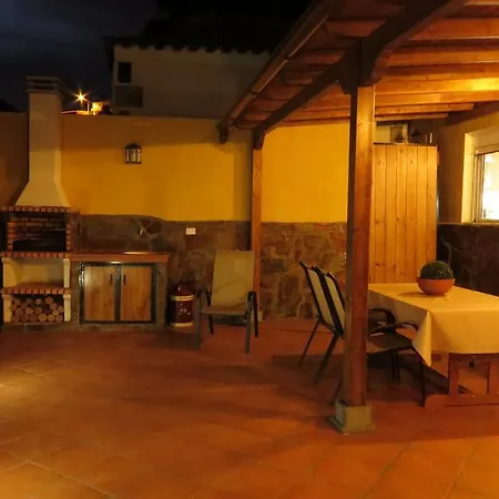 Casa La Lomada منزل ريفي